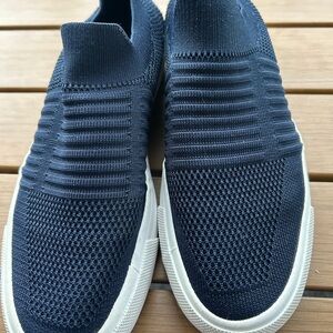 Mudd Blue and White Sneakers with Breathable Mesh